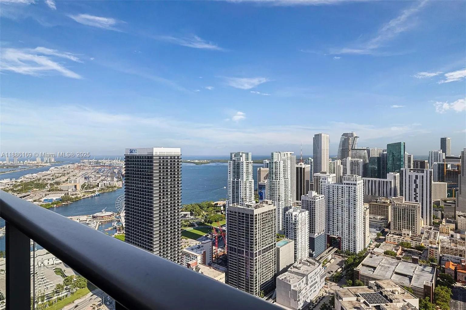 159 NE 6th St # 5106