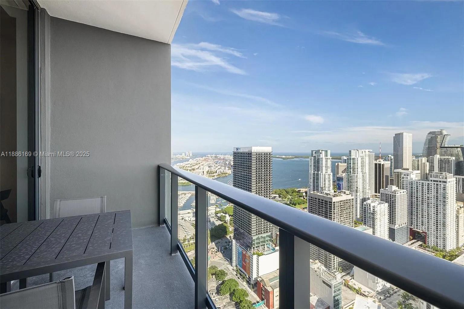 159 NE 6th St # 5106