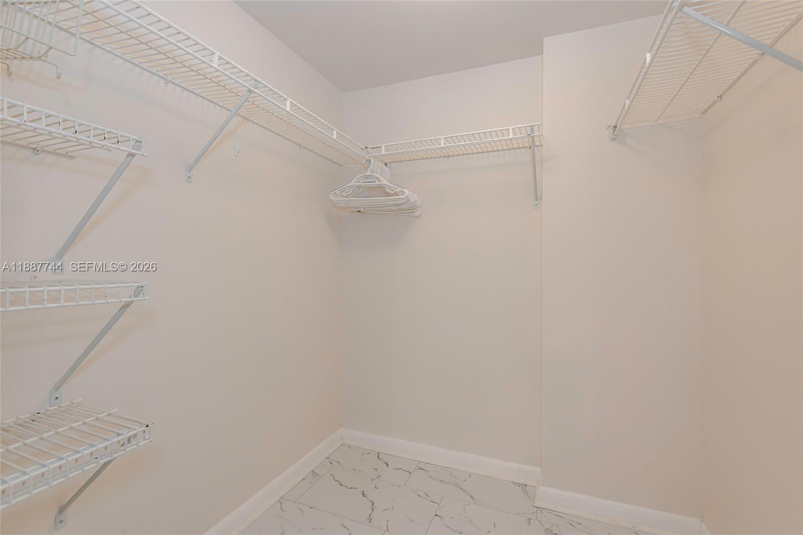 1100 Colony Point Cir # 208