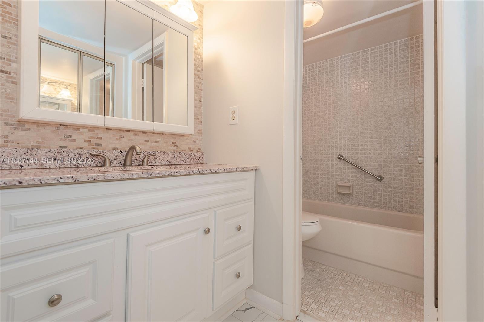 1100 Colony Point Cir # 208