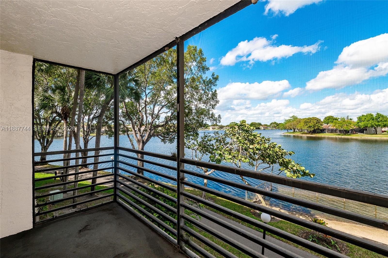 1100 Colony Point Cir # 208