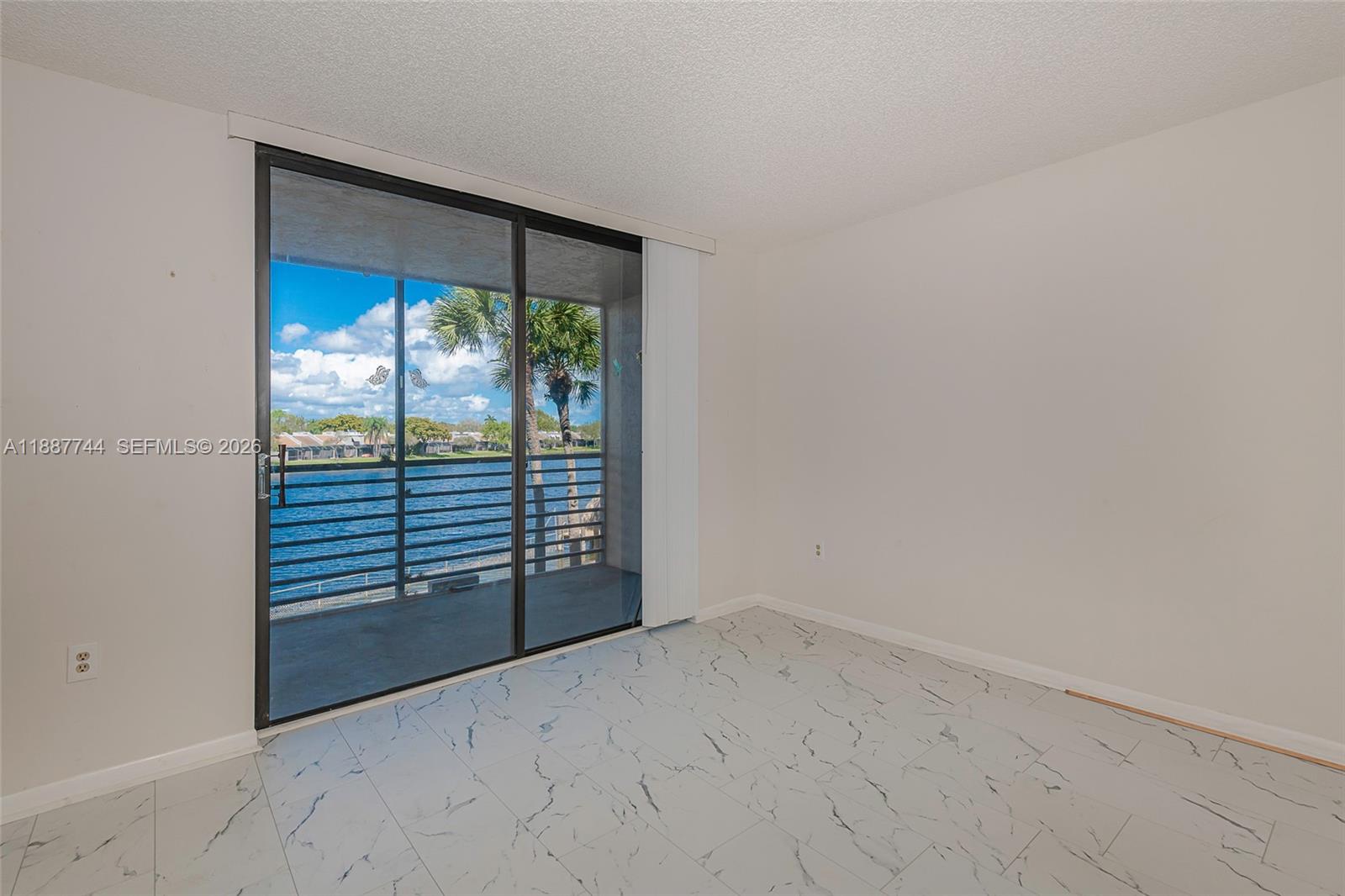 1100 Colony Point Cir # 208