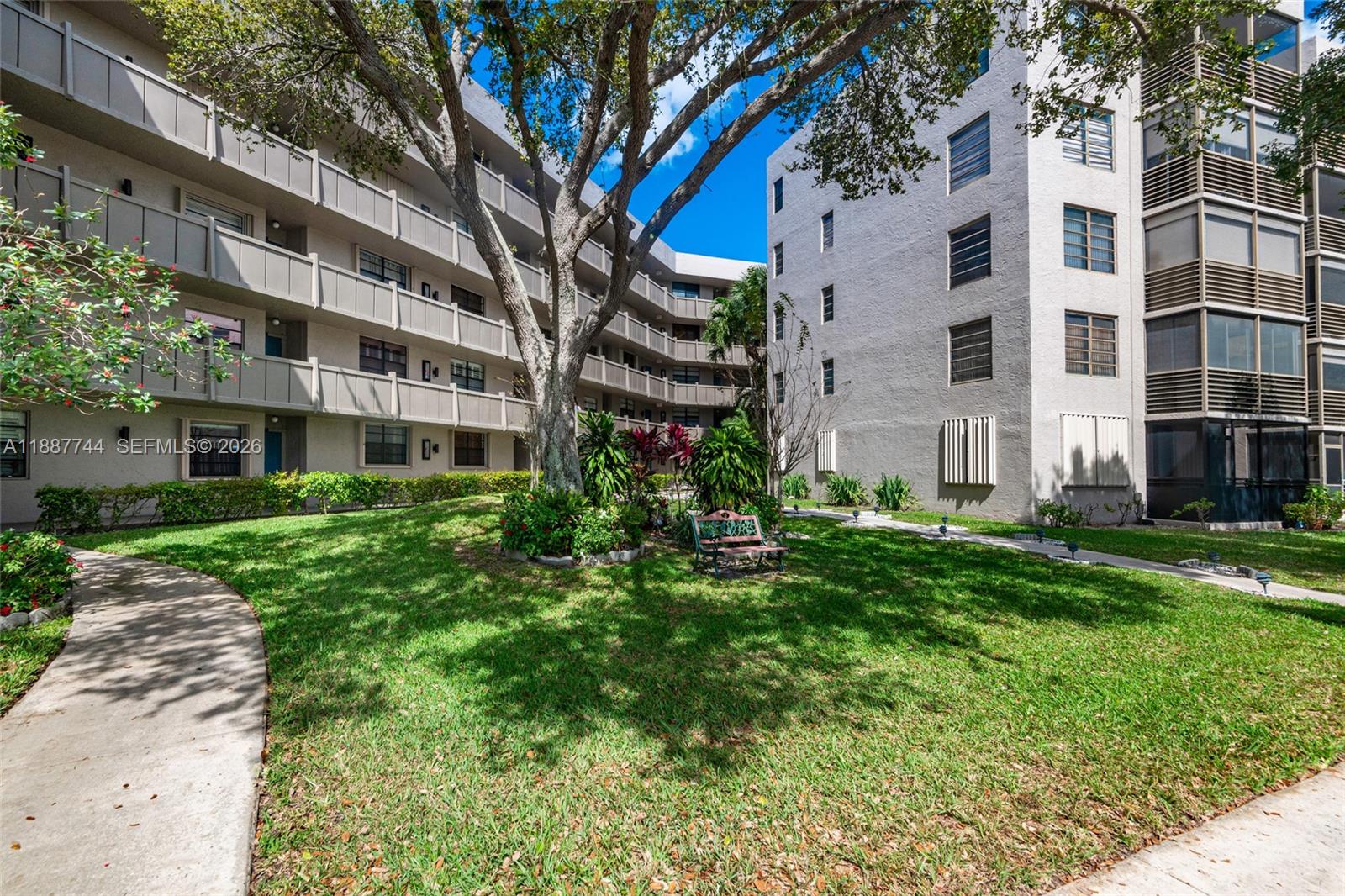 1100 Colony Point Cir # 208
