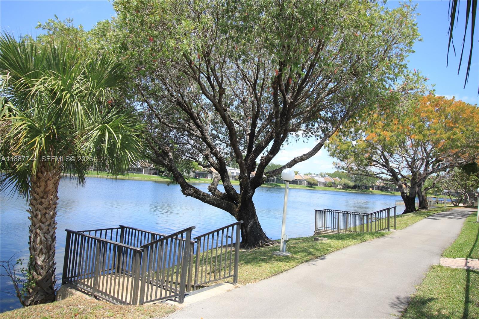 1100 Colony Point Cir # 208