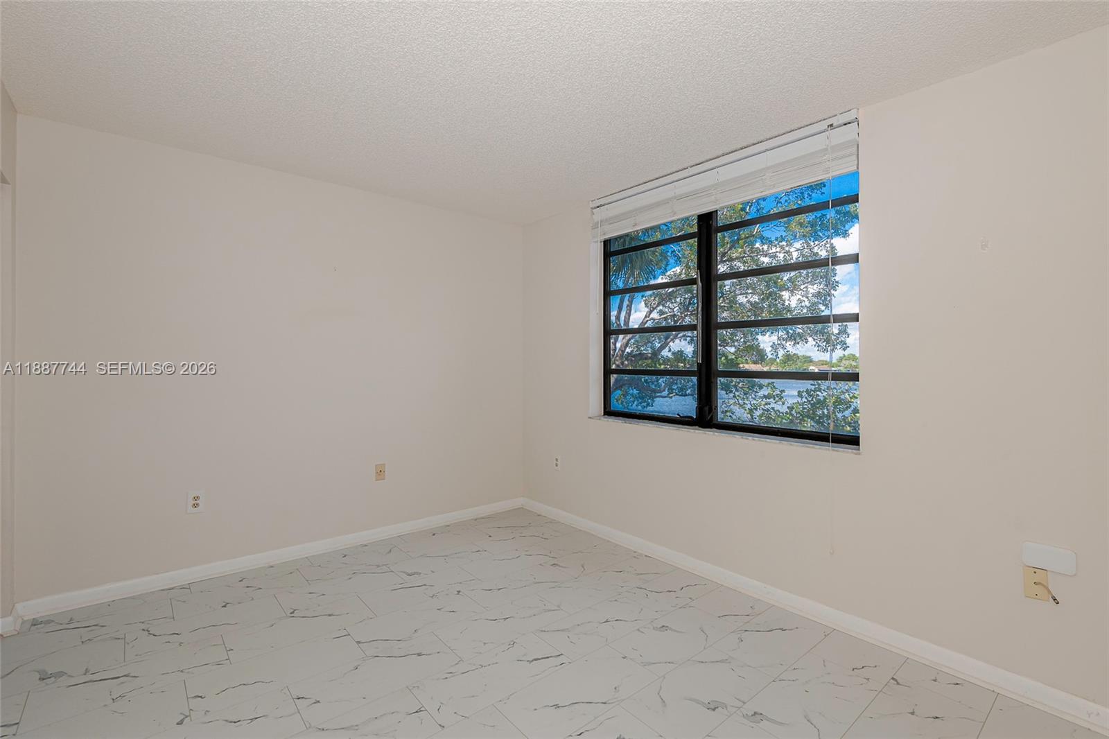 1100 Colony Point Cir # 208