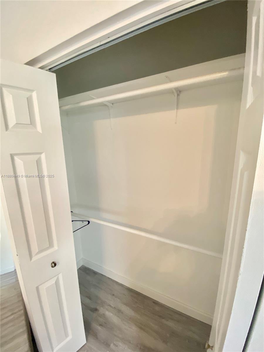 734 Meridian Ave # 4R