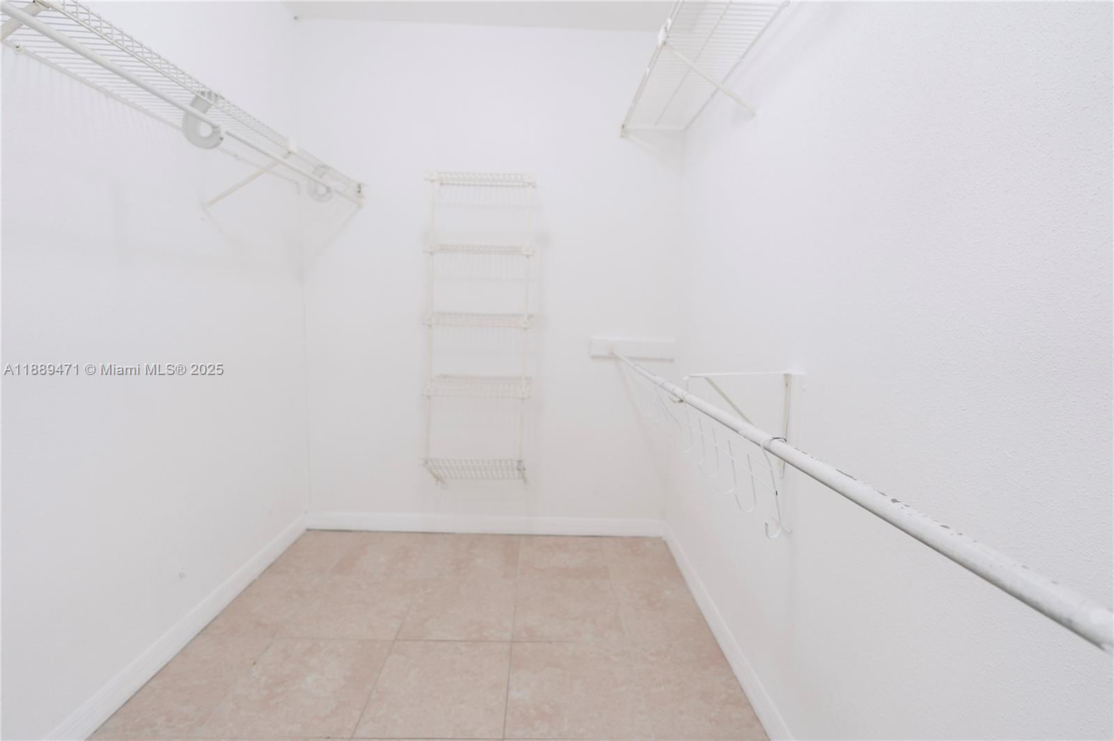 833 Riverside Dr # 837