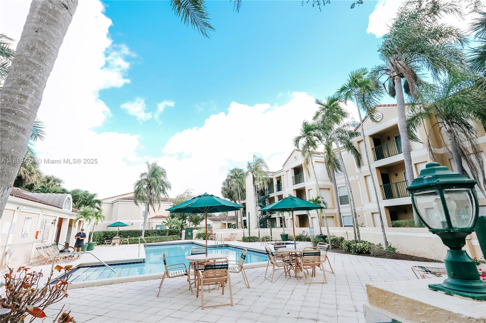 833 Riverside Dr # 837