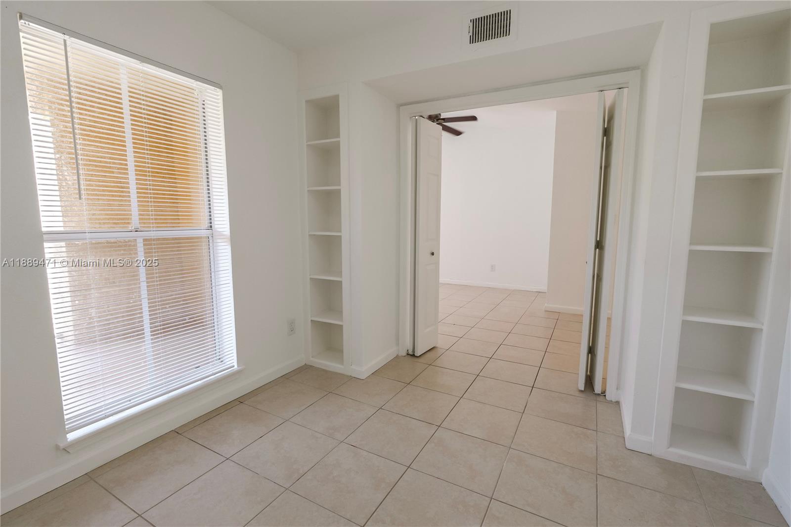 833 Riverside Dr # 837