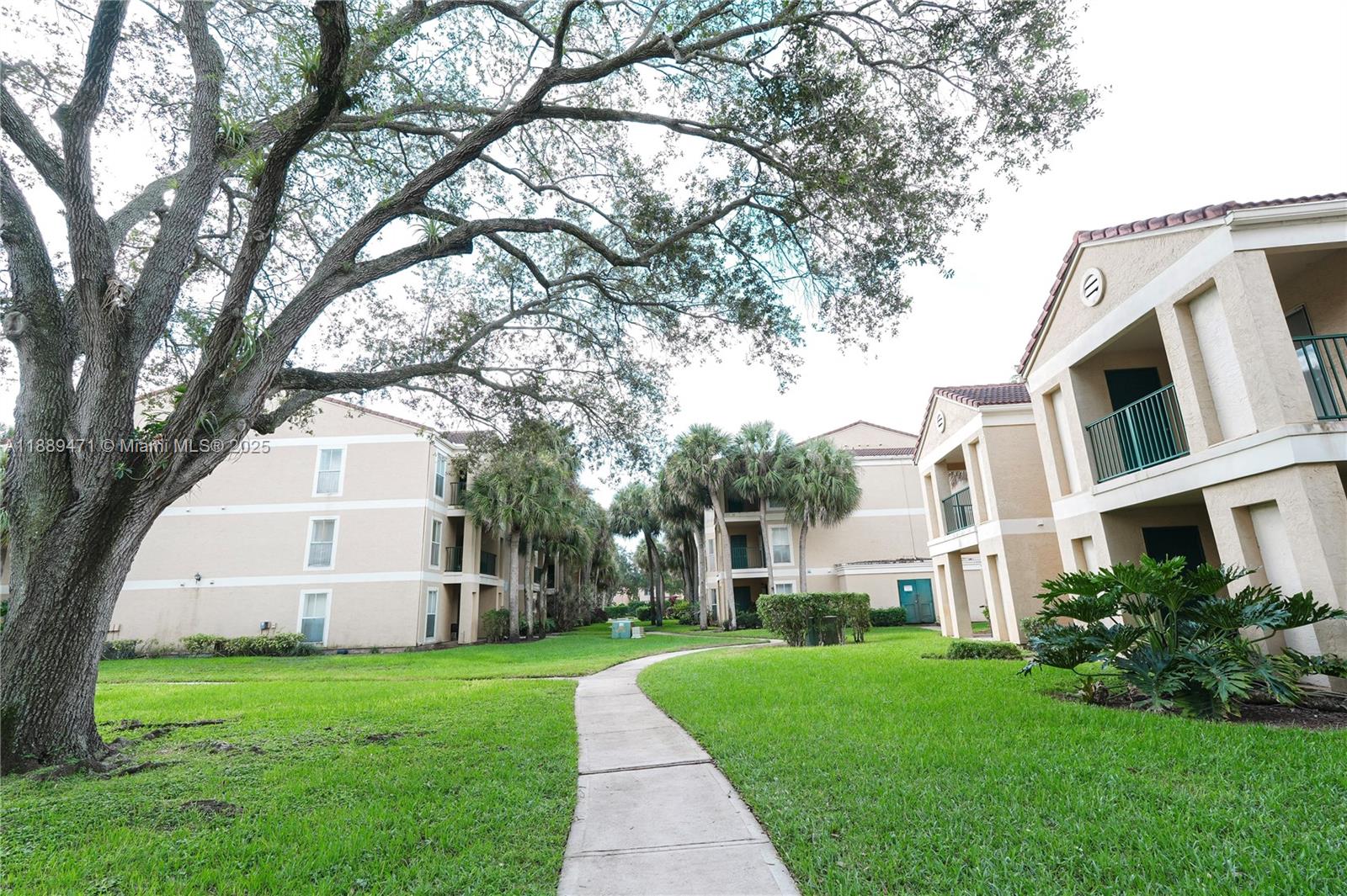 833 Riverside Dr # 837