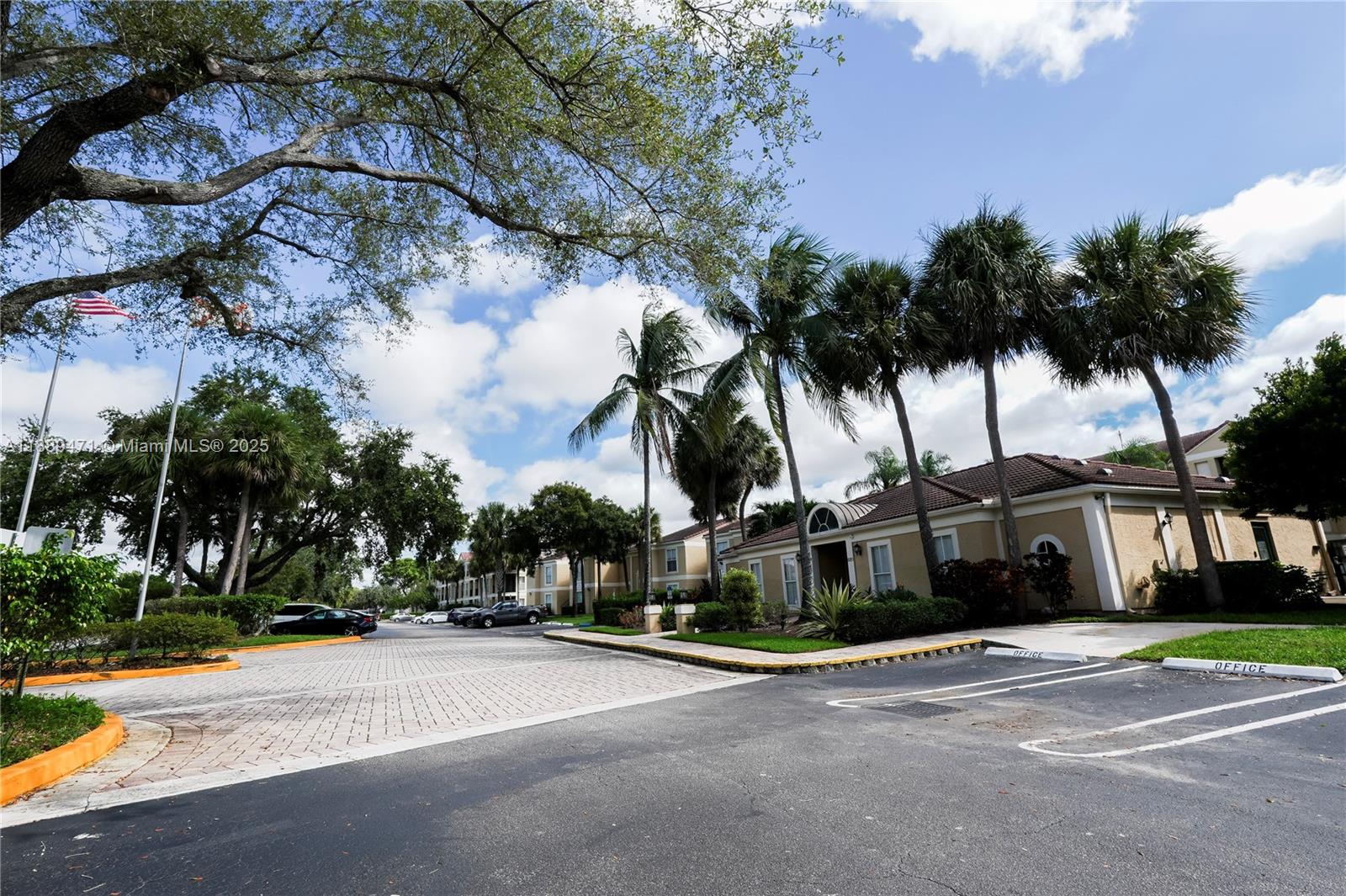 833 Riverside Dr # 837