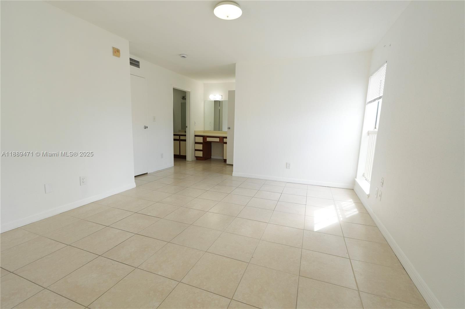 833 Riverside Dr # 837