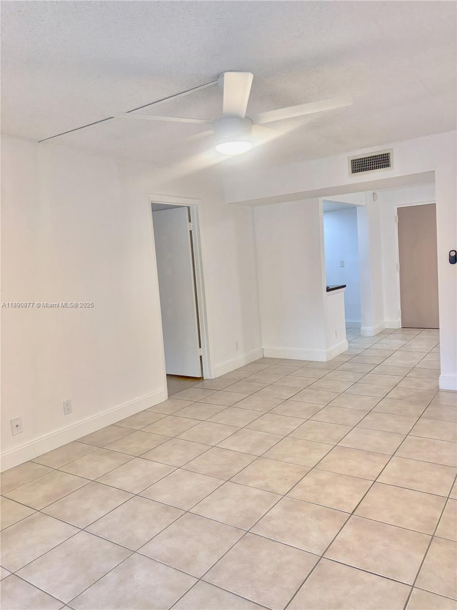 470 NW 20th St # 211