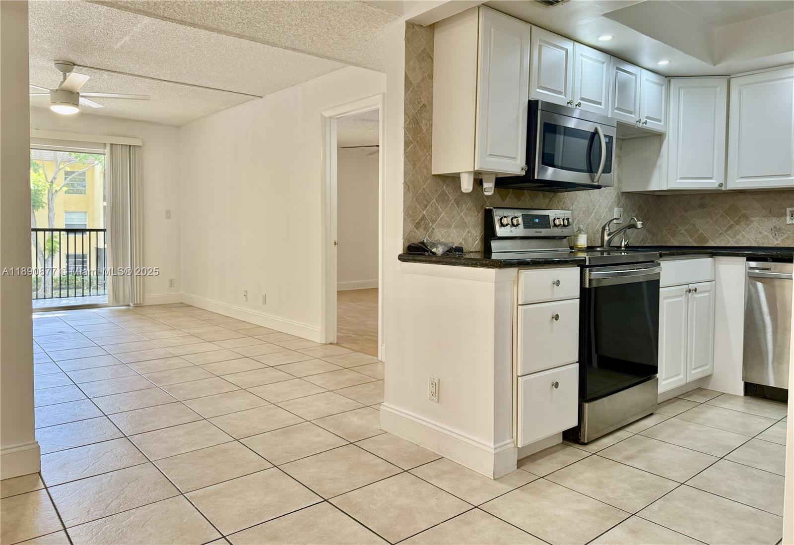 470 NW 20th St # 211
