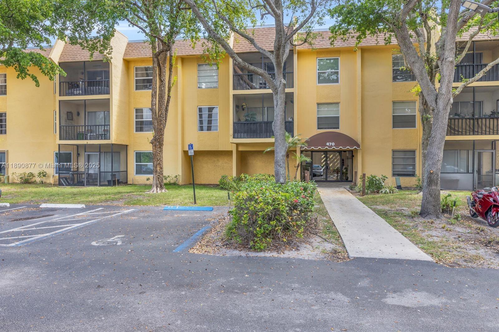 470 NW 20th St # 211