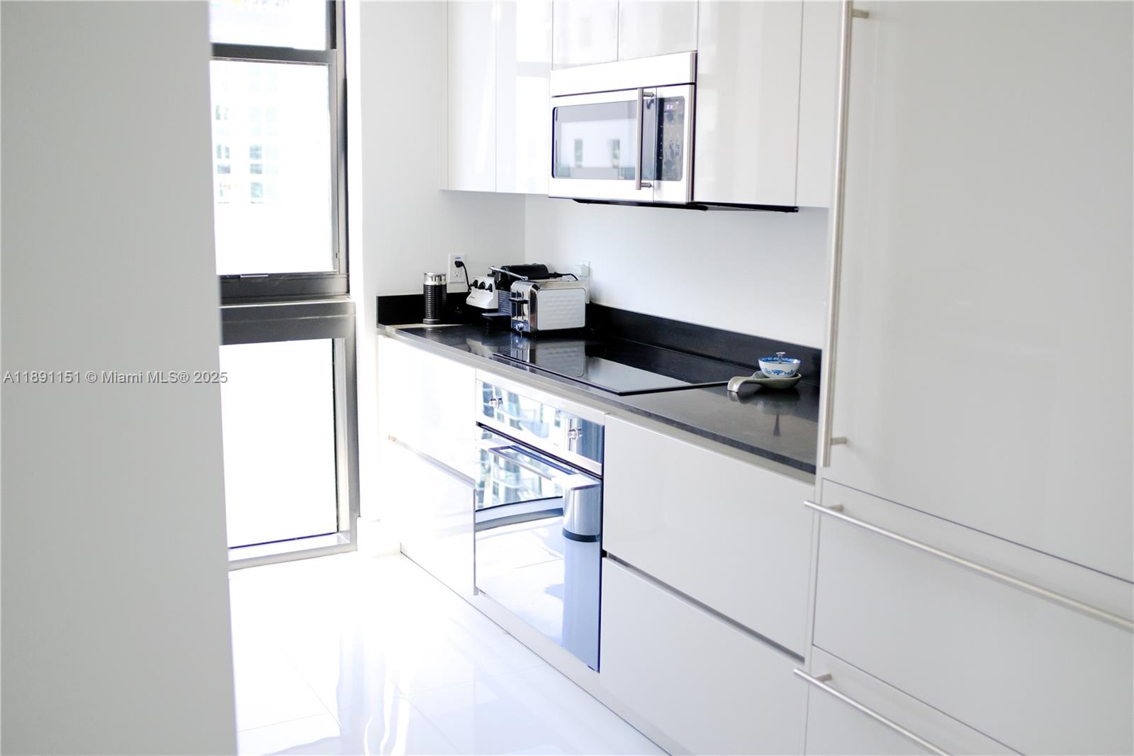 1010 Brickell Ave # 4205