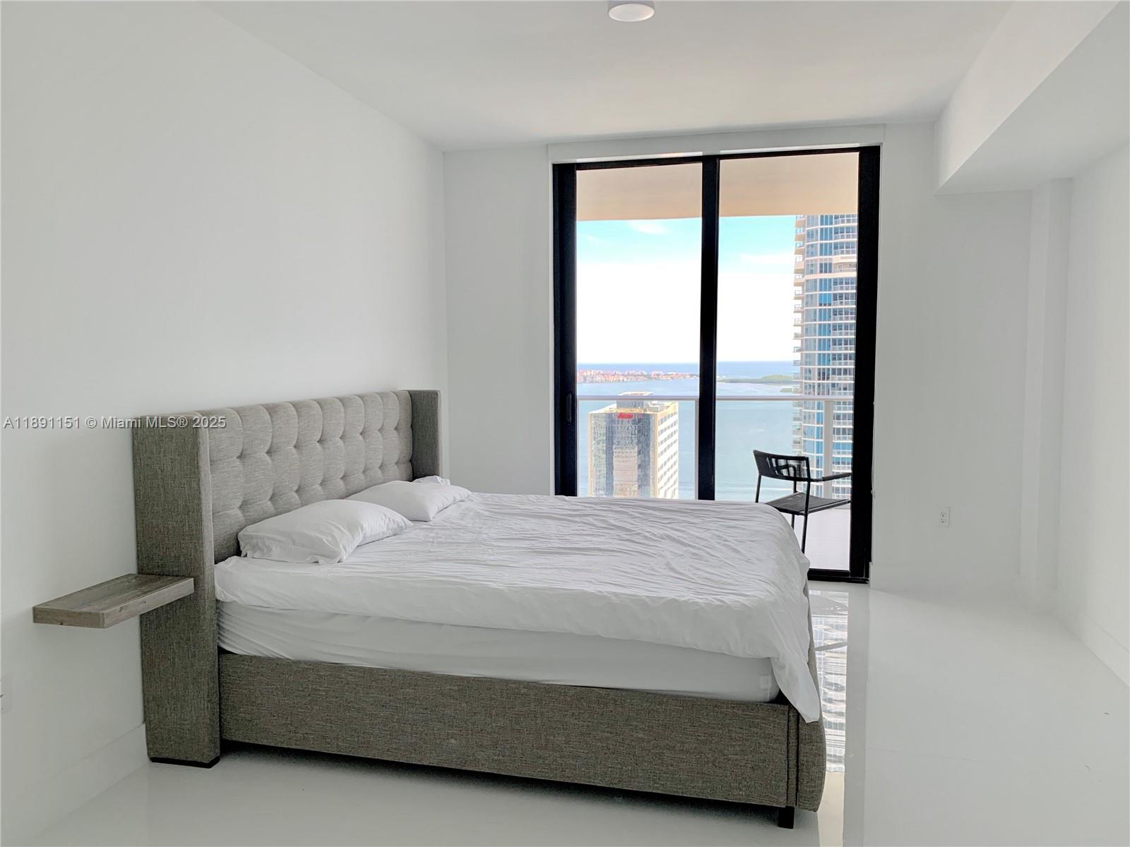 1010 Brickell Ave # 4205