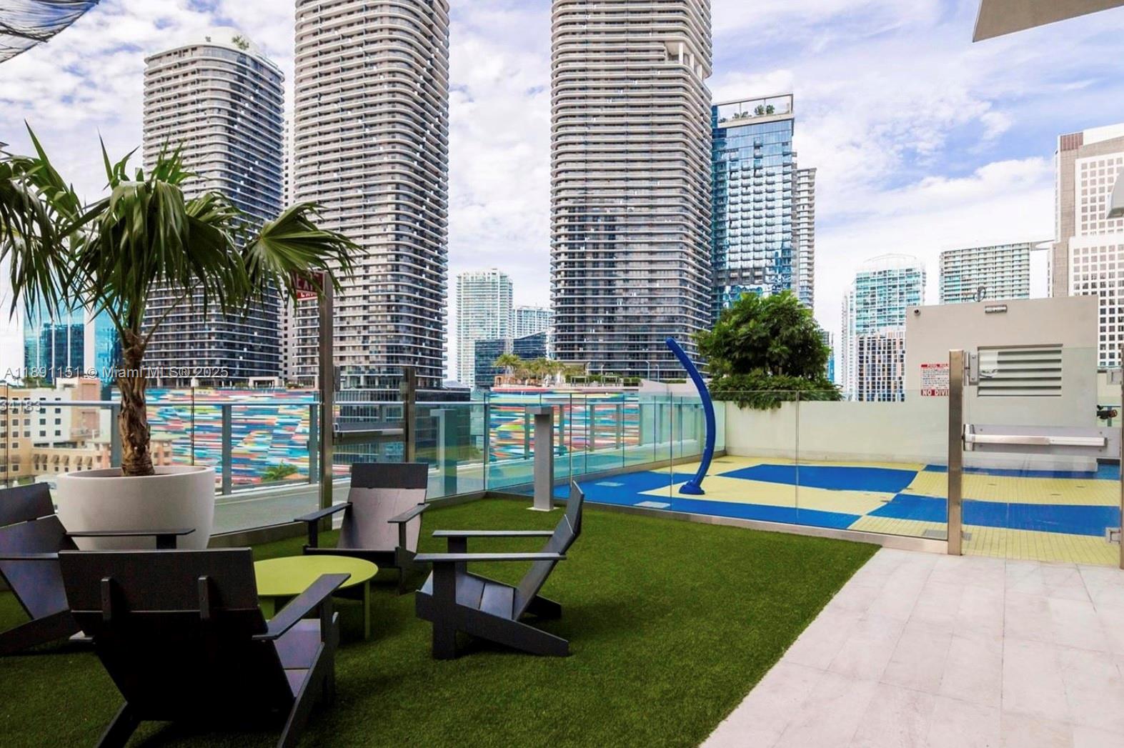 1010 Brickell Ave # 4205