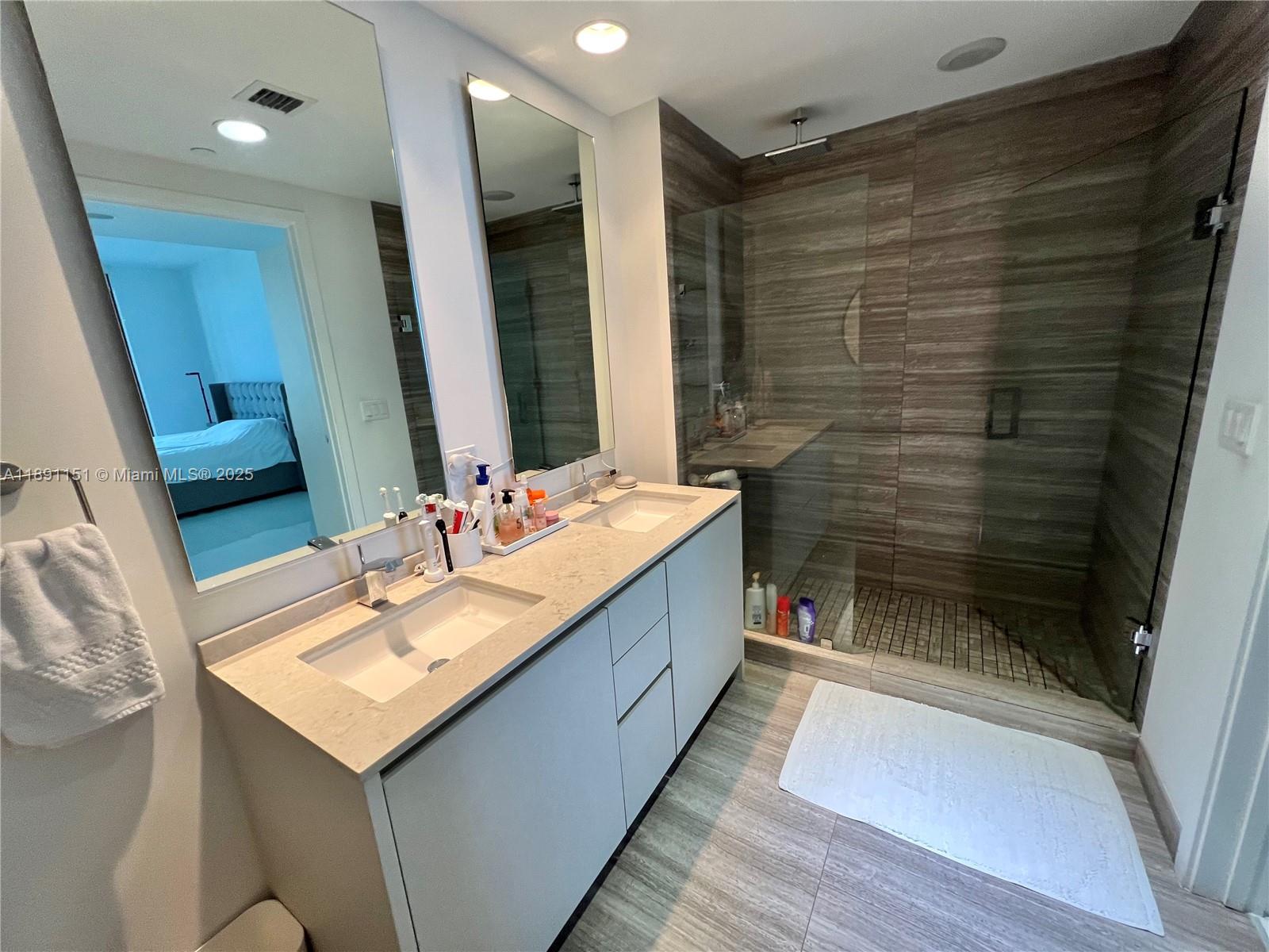 1010 Brickell Ave # 4205