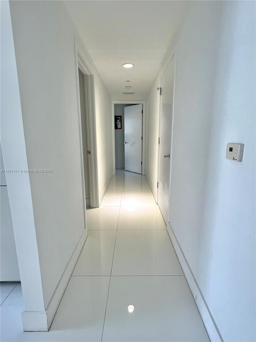 1010 Brickell Ave # 4205