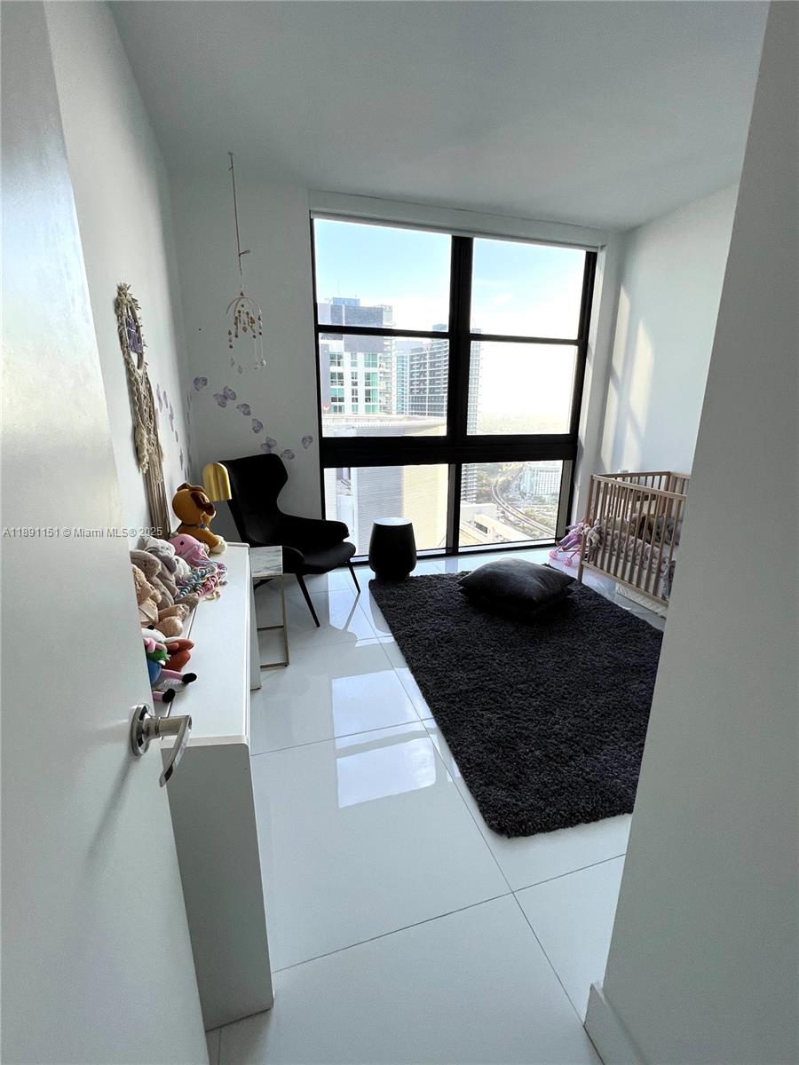 1010 Brickell Ave # 4205