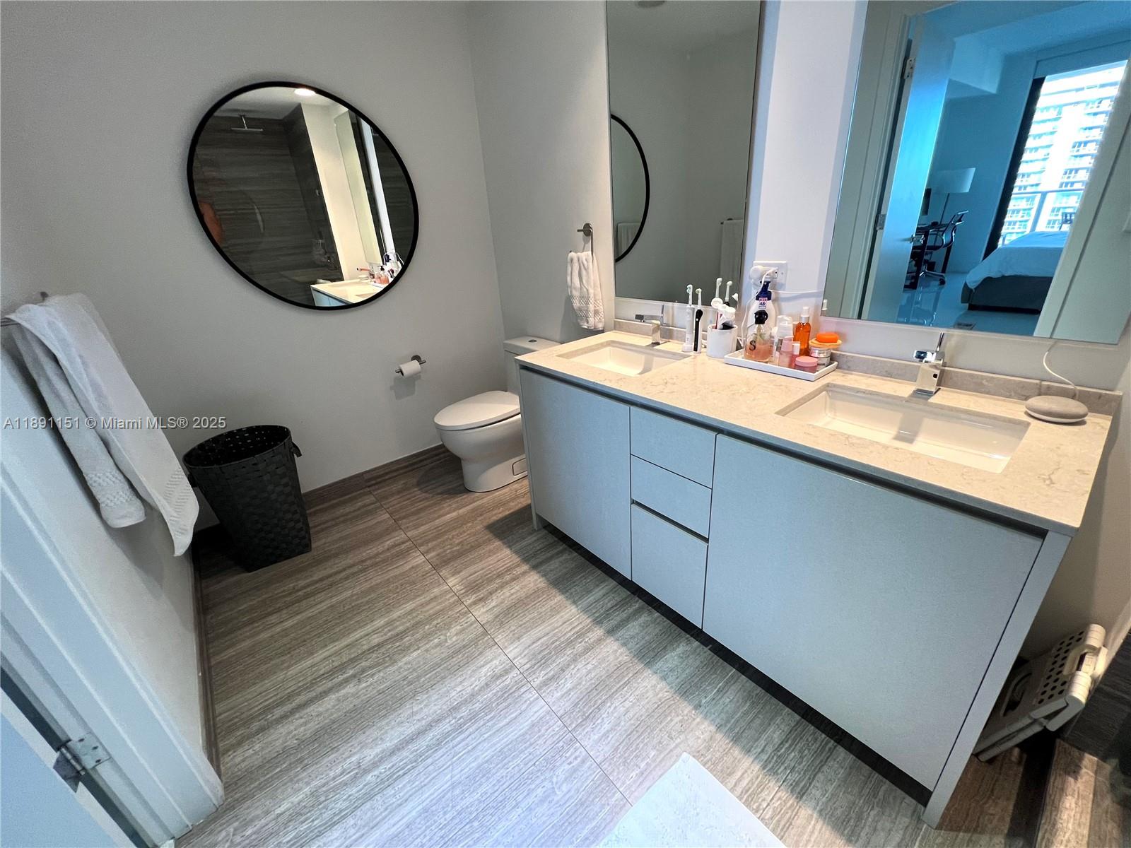 1010 Brickell Ave # 4205