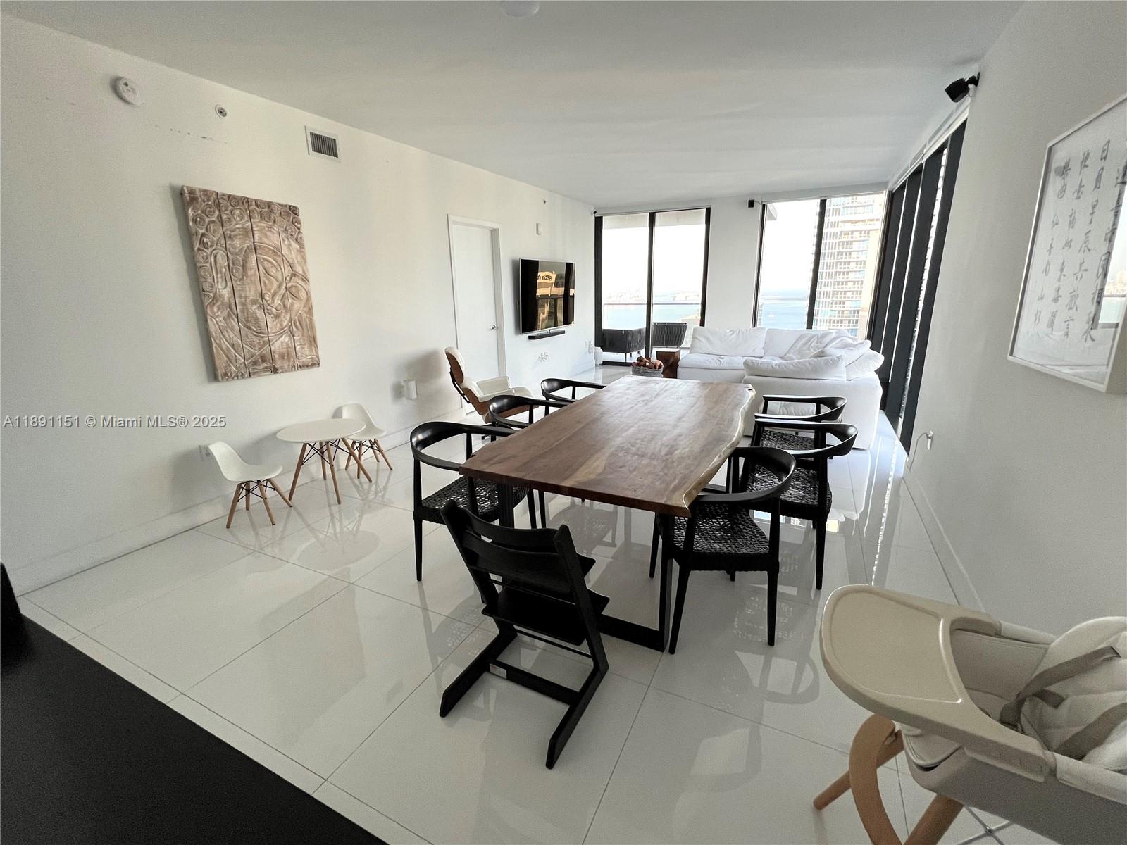 1010 Brickell Ave # 4205