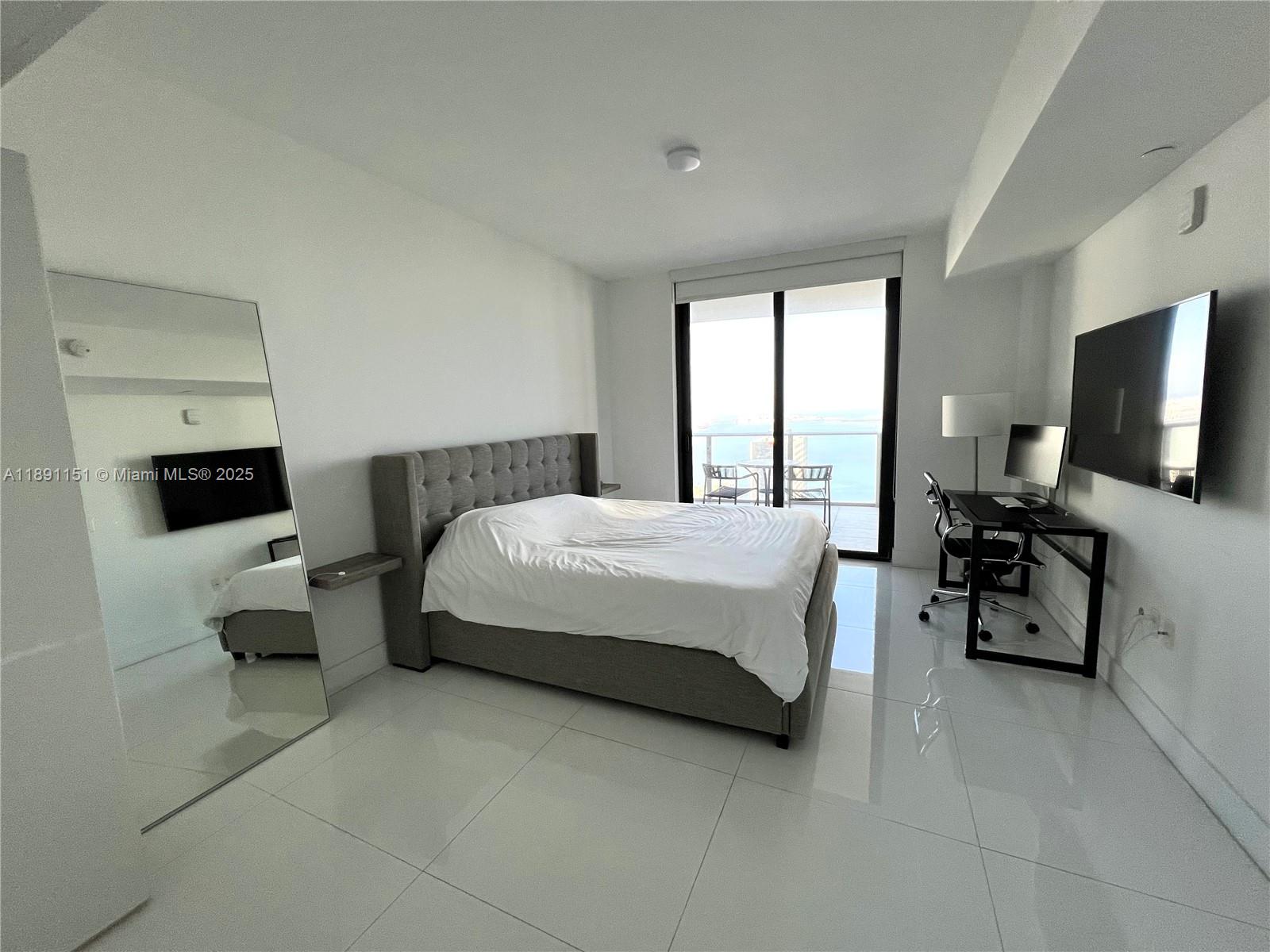 1010 Brickell Ave # 4205