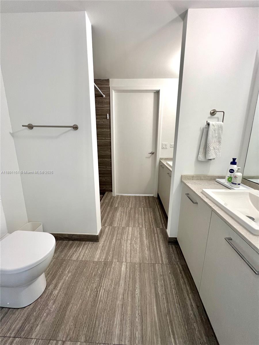 1010 Brickell Ave # 4205