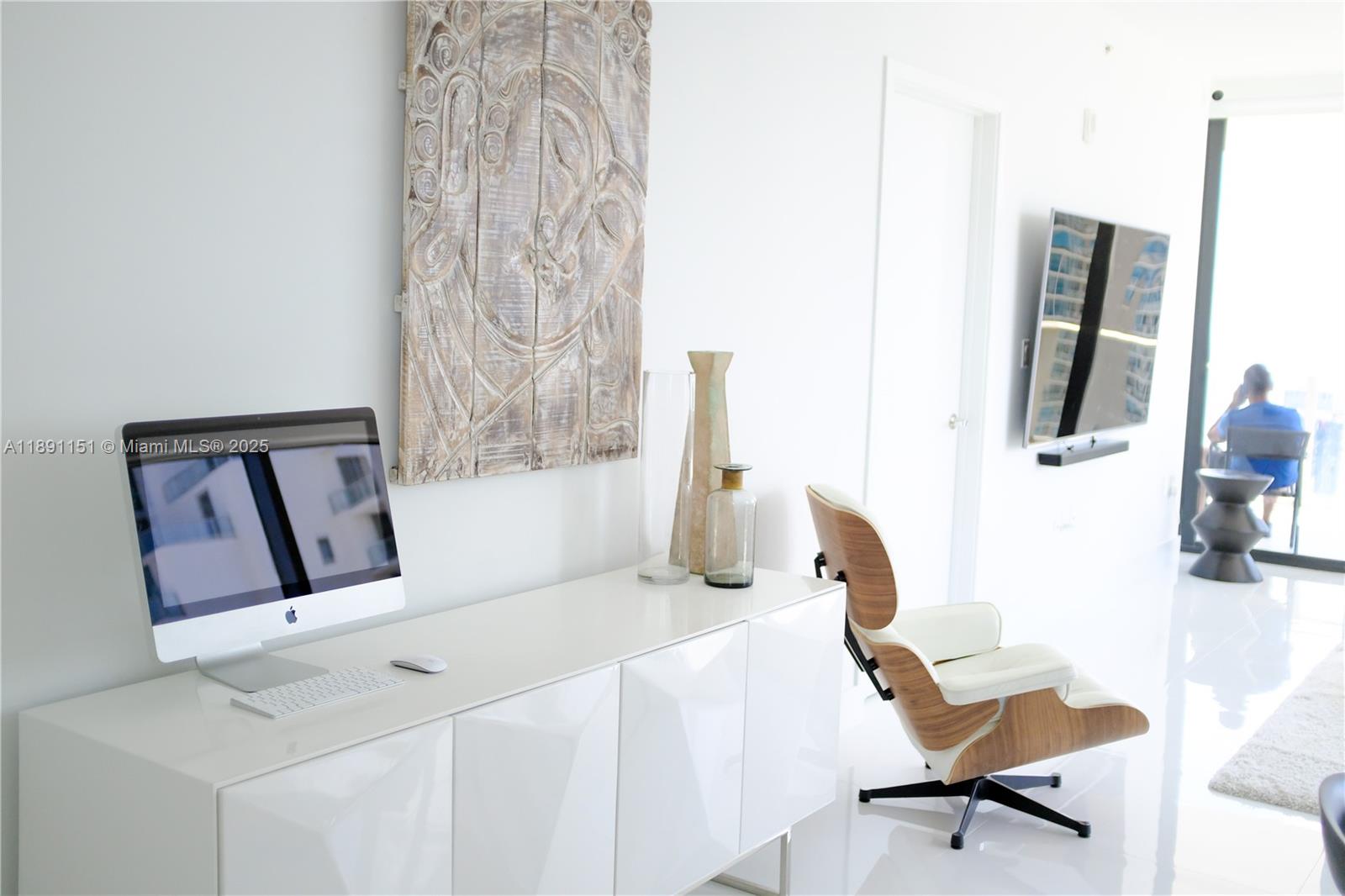 1010 Brickell Ave # 4205