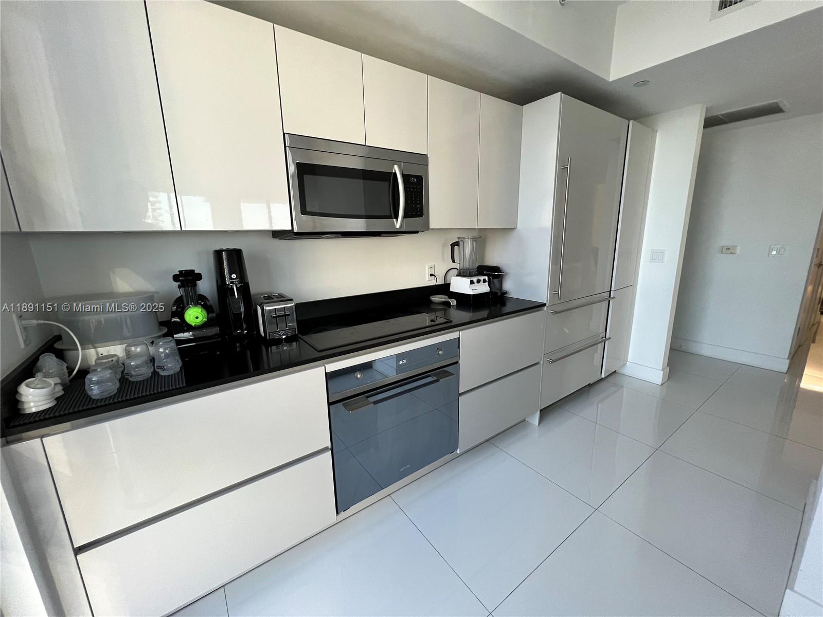 1010 Brickell Ave # 4205