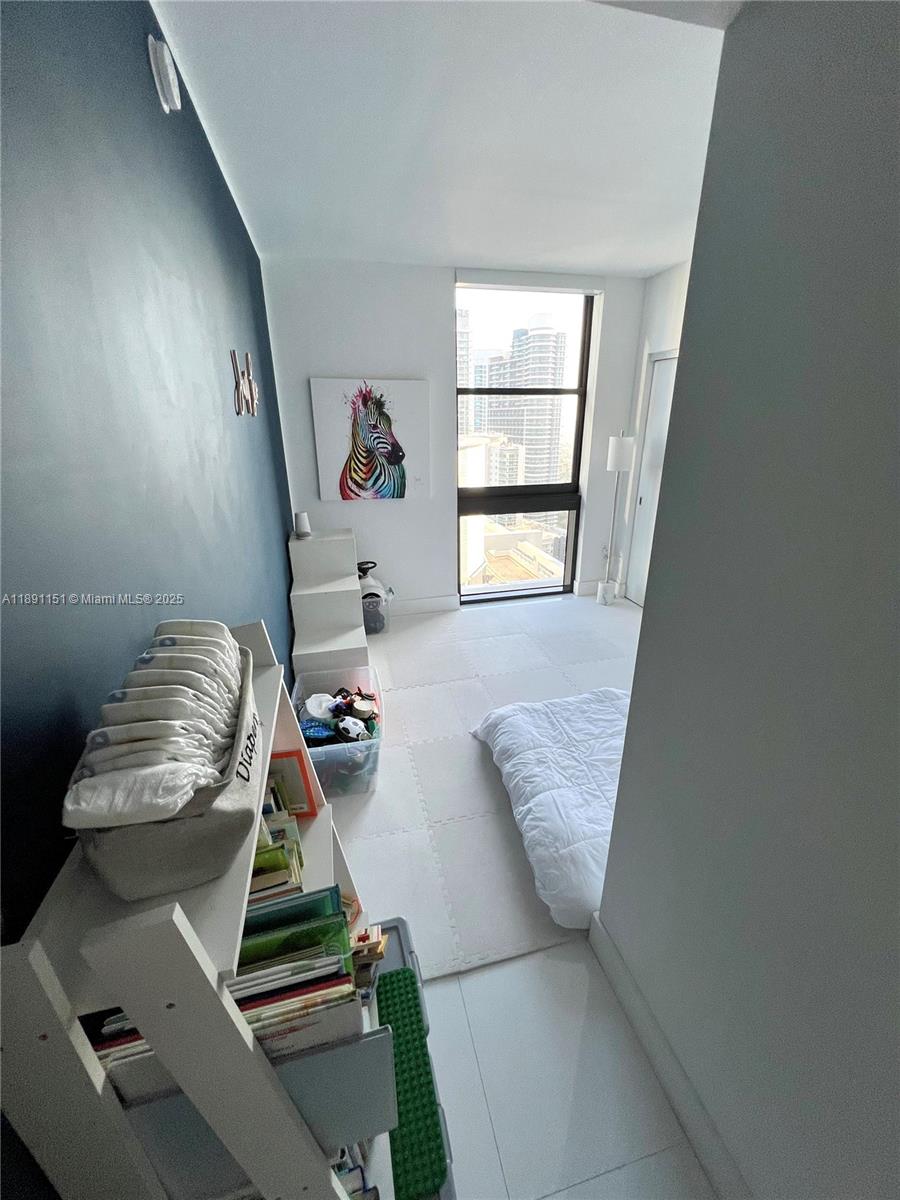 1010 Brickell Ave # 4205