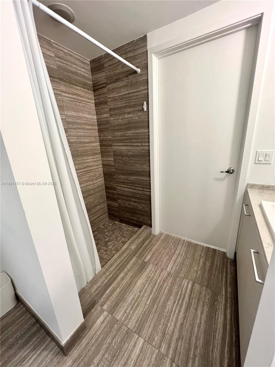 1010 Brickell Ave # 4205