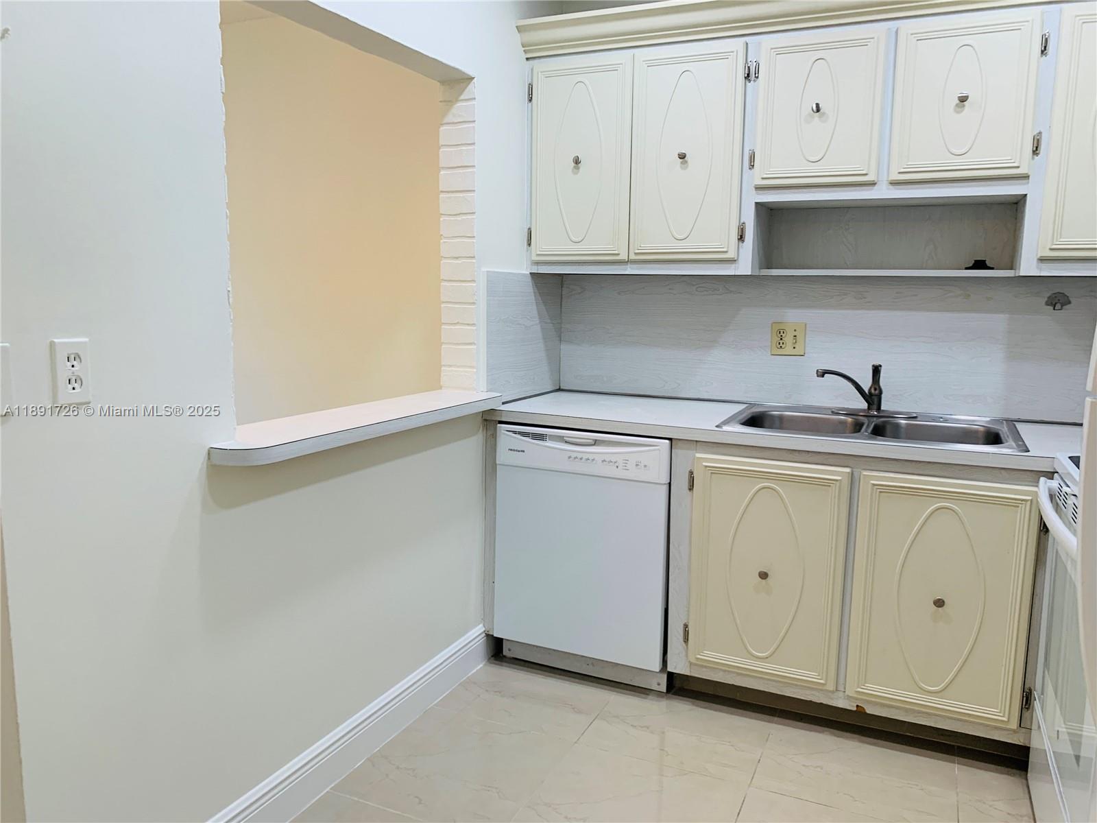 251 S Cypress Rd # 125