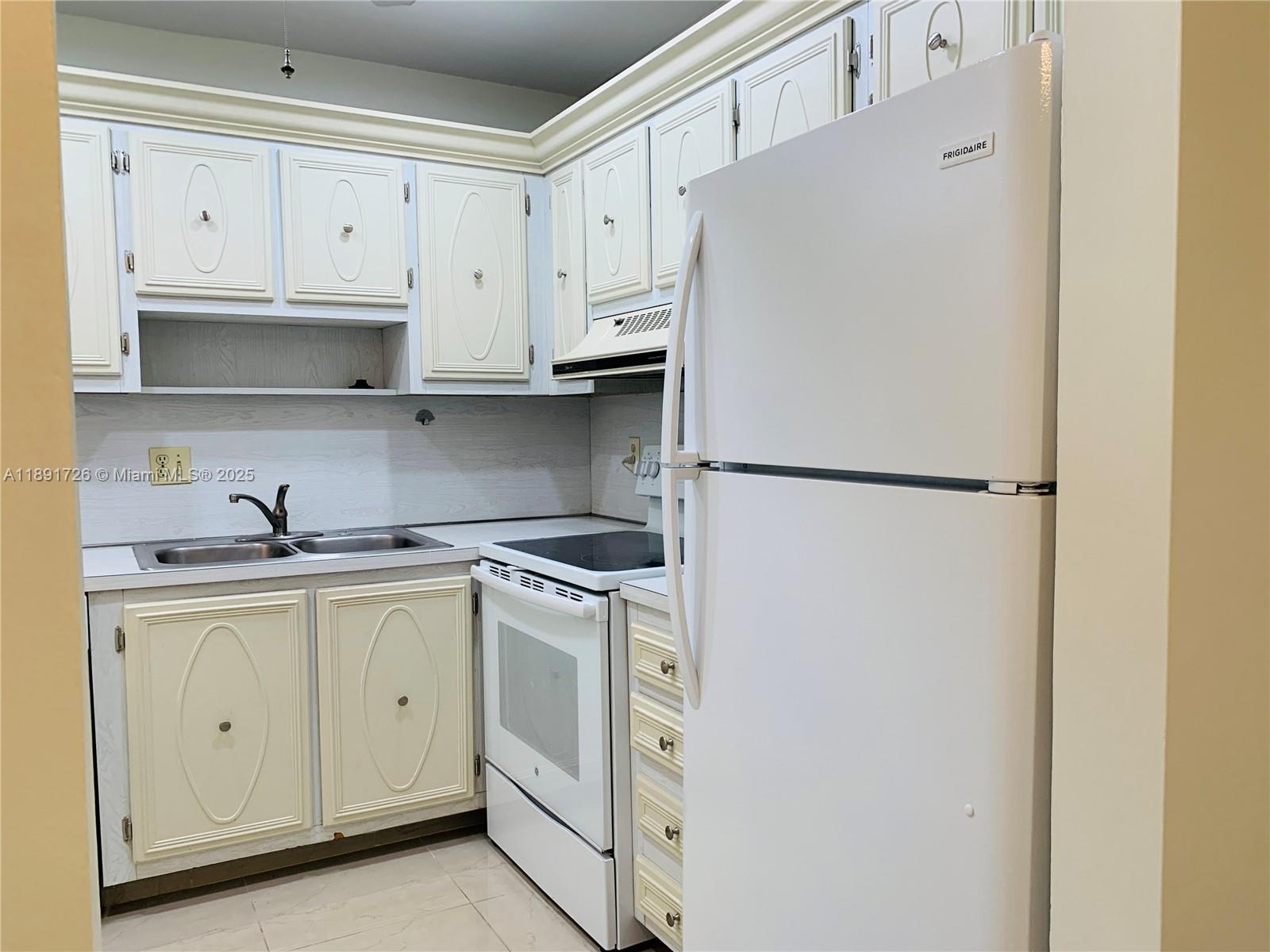 251 S Cypress Rd # 125