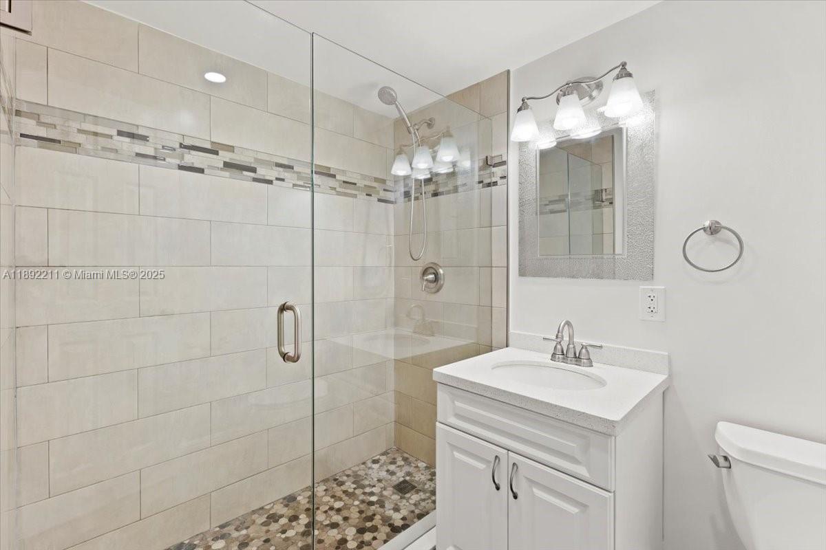 281 Jacaranda Dr # 13