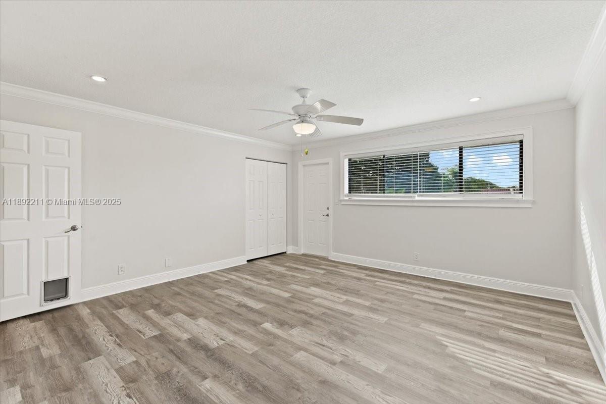 281 Jacaranda Dr # 13