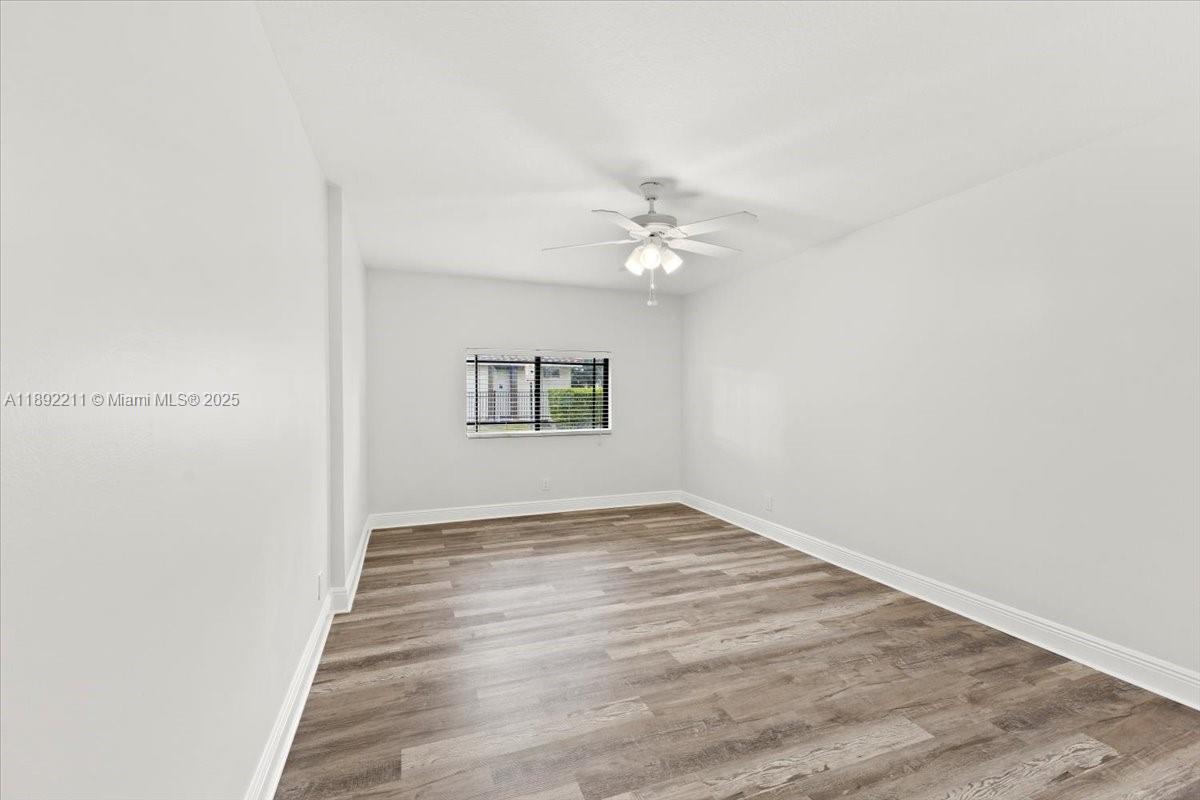 281 Jacaranda Dr # 13
