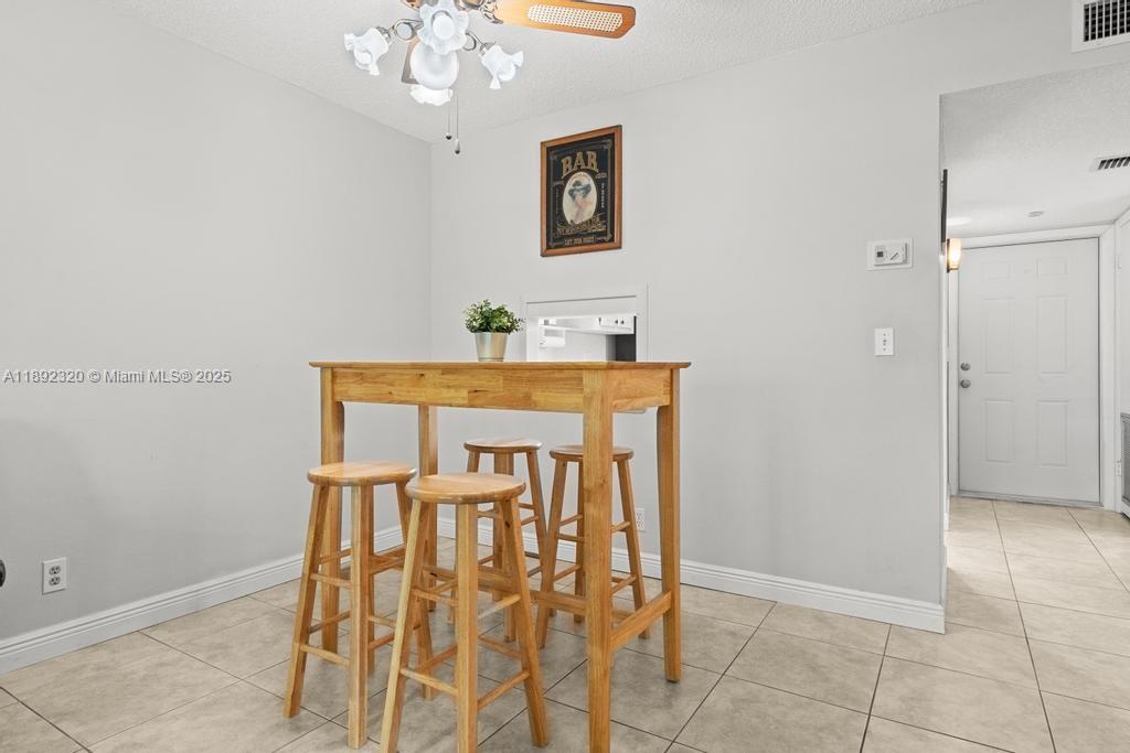 351 Cambridge Rd # 208