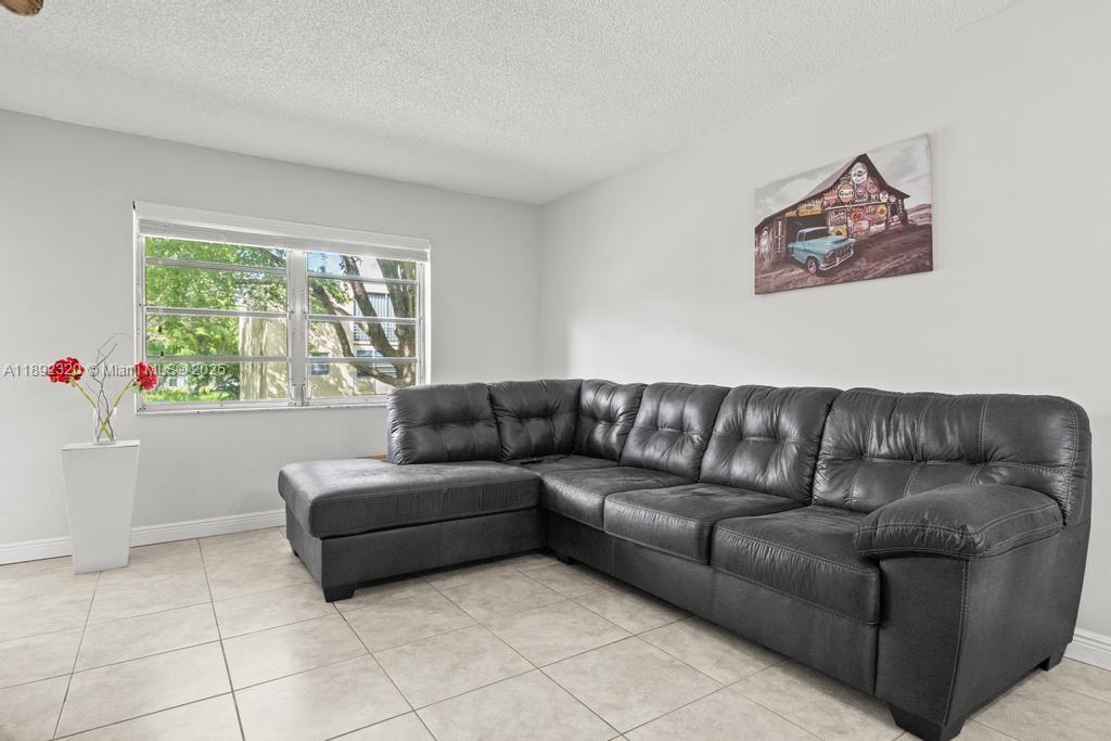 351 Cambridge Rd # 208