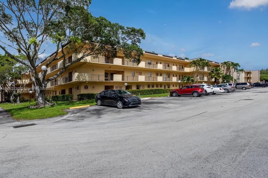 351 Cambridge Rd # 208