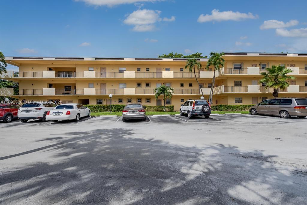 351 Cambridge Rd # 208