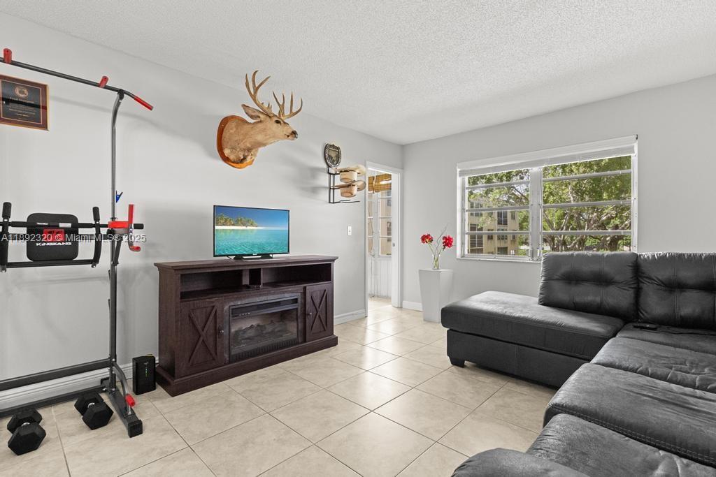 351 Cambridge Rd # 208