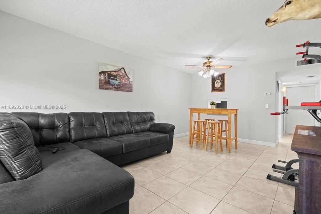 351 Cambridge Rd # 208