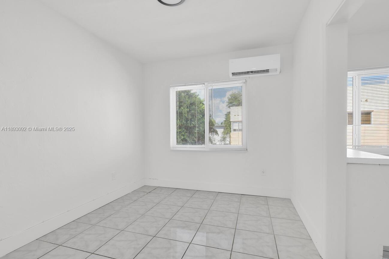 550 NE 82nd Ter # 8