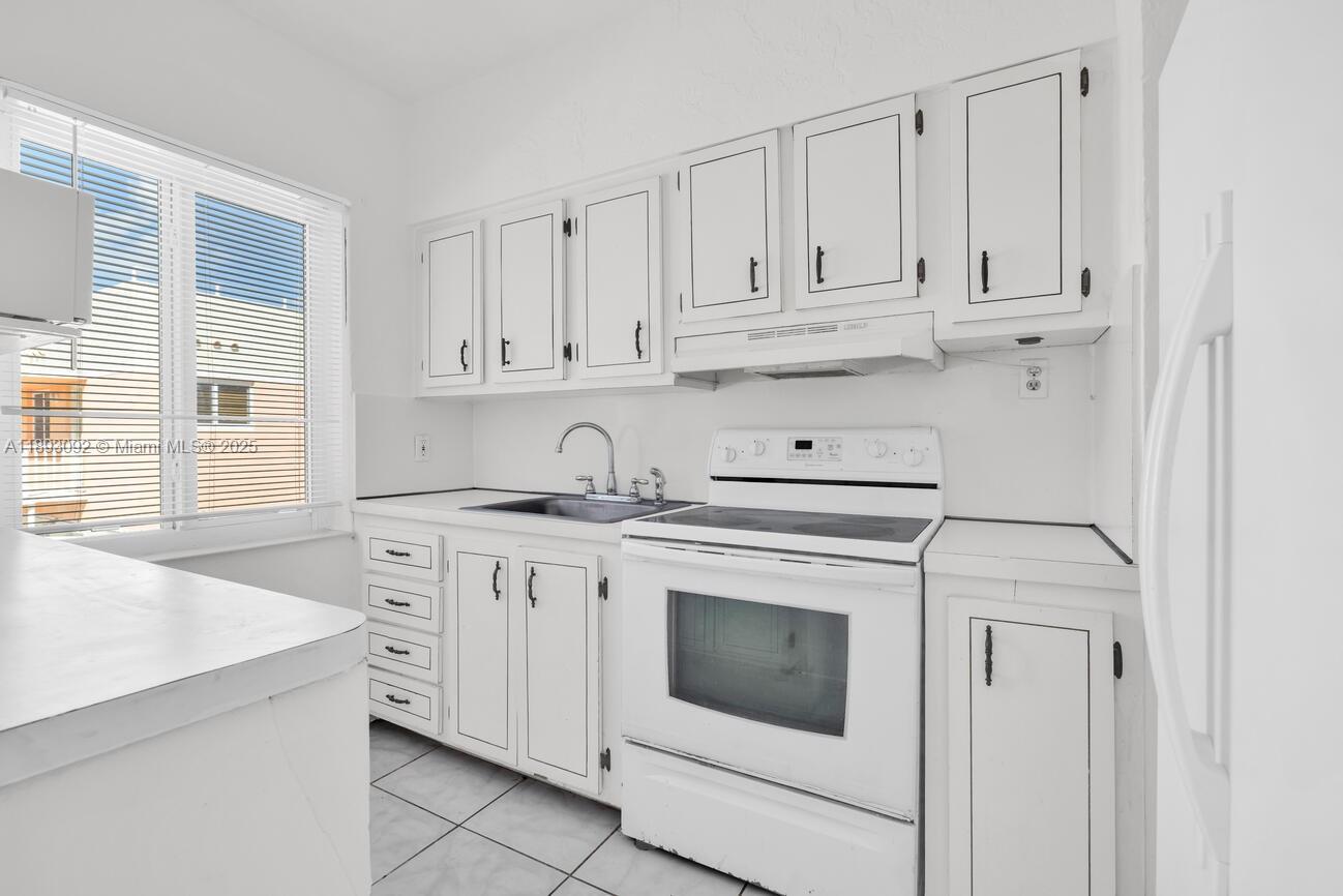 550 NE 82nd Ter # 8