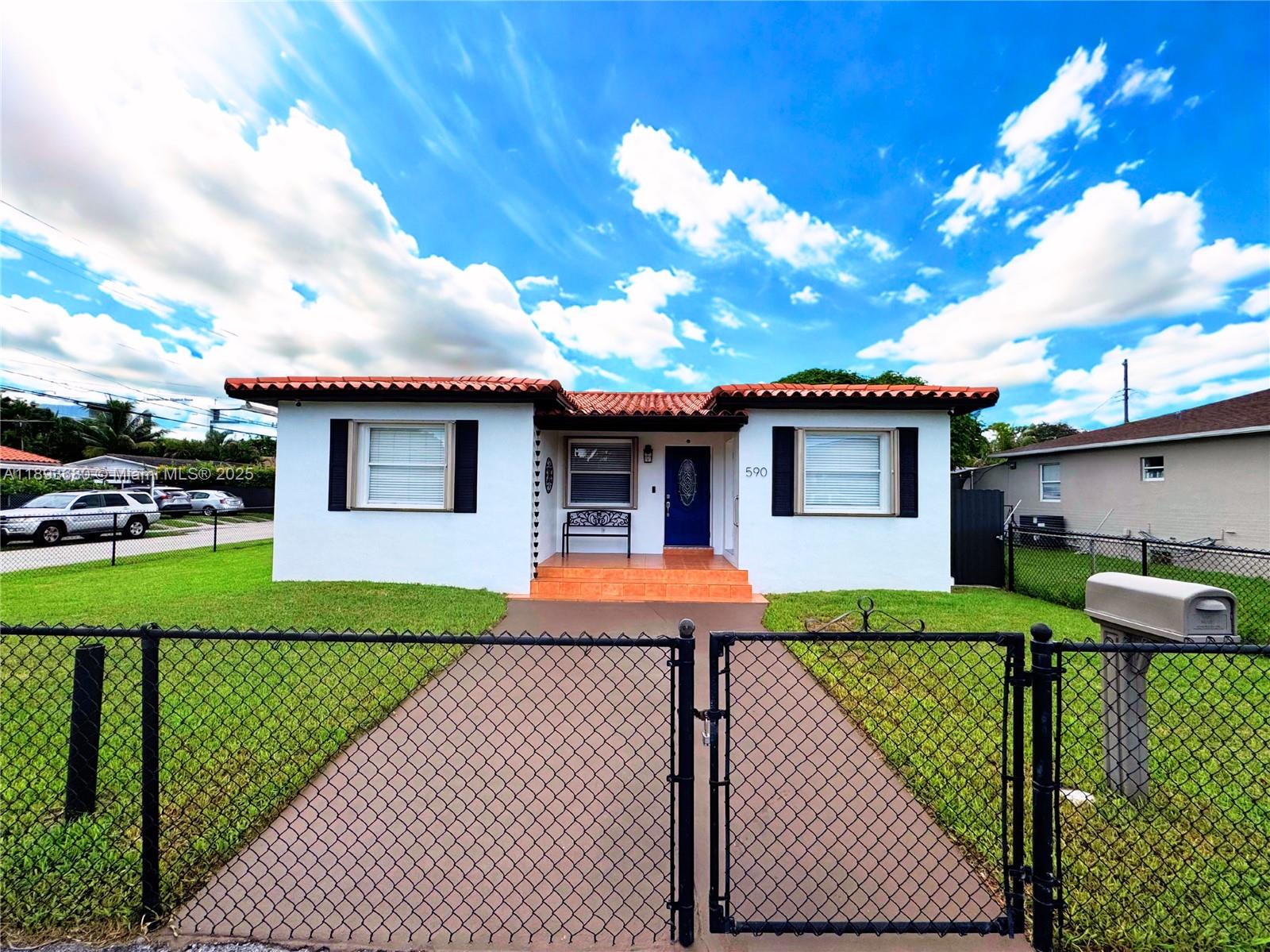 590 SW 36th Ave