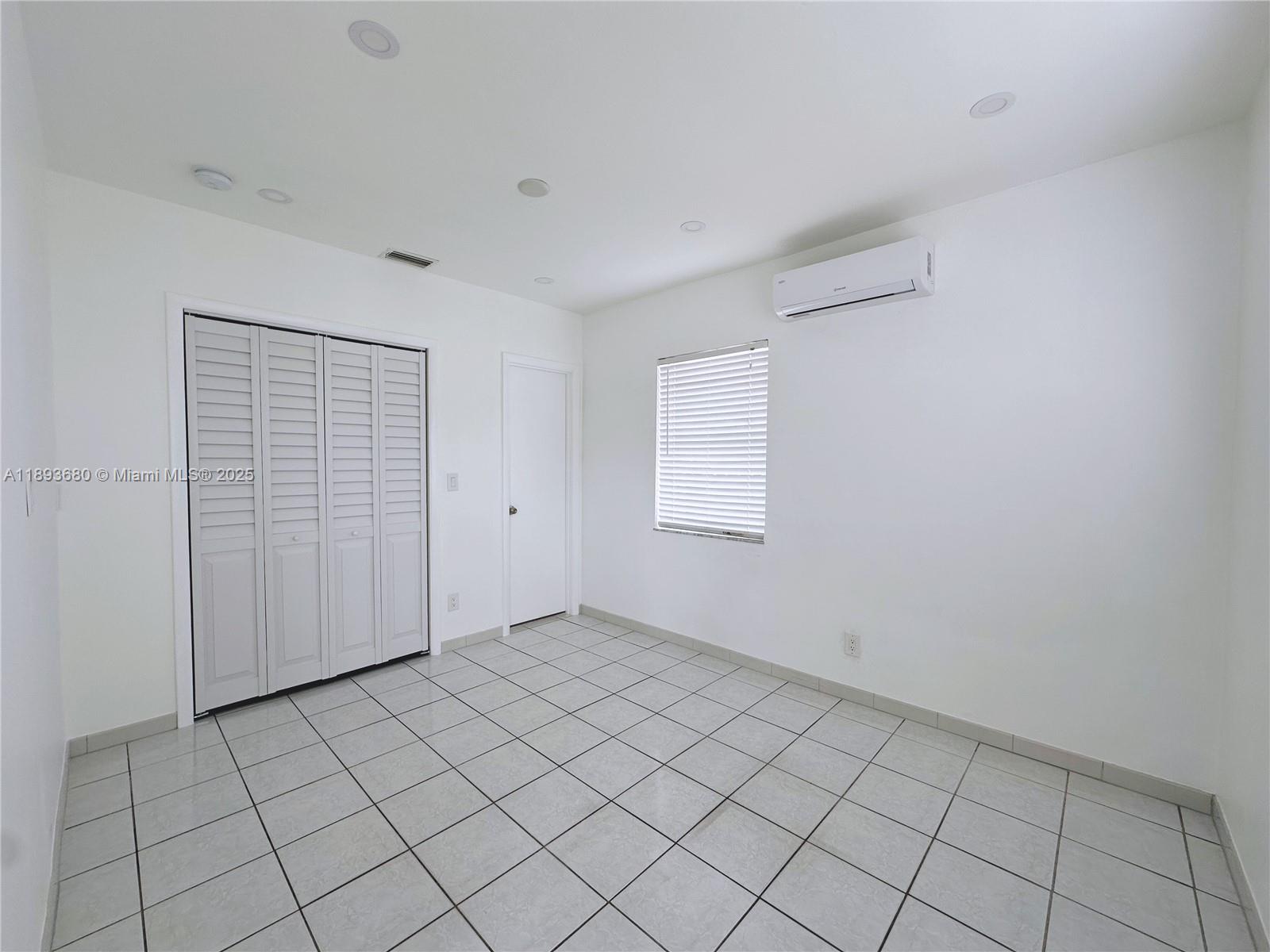 590 SW 36th Ave