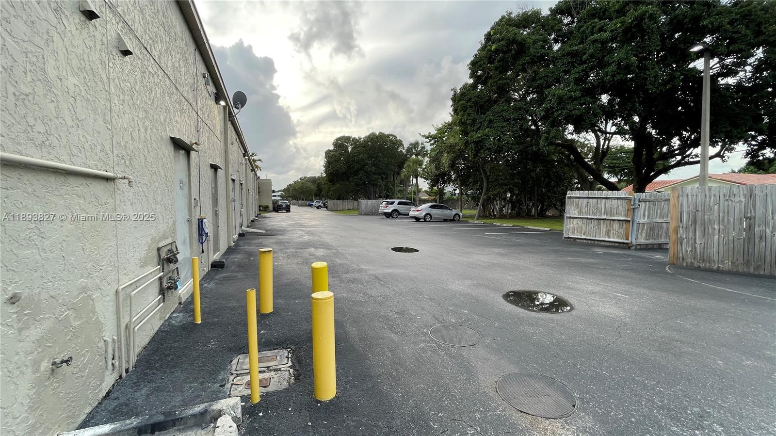 1347-1349 W Palmetto Park Rd