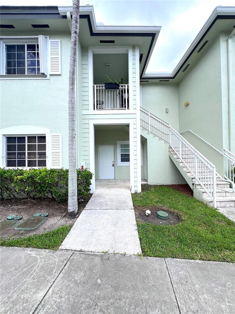 2731 NE 3rd Dr # 102